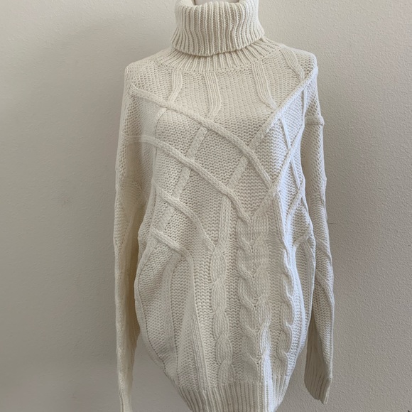 Sweater - Picture 4 of 4